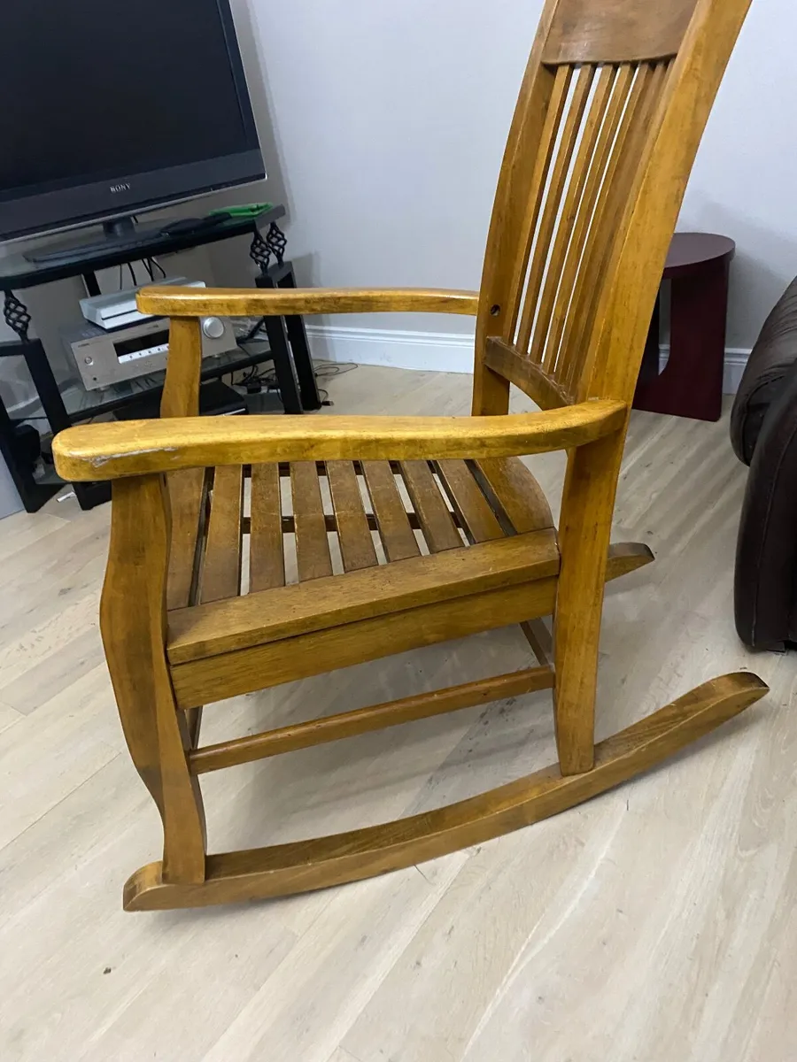 Wooden rocking chair . - Image 4