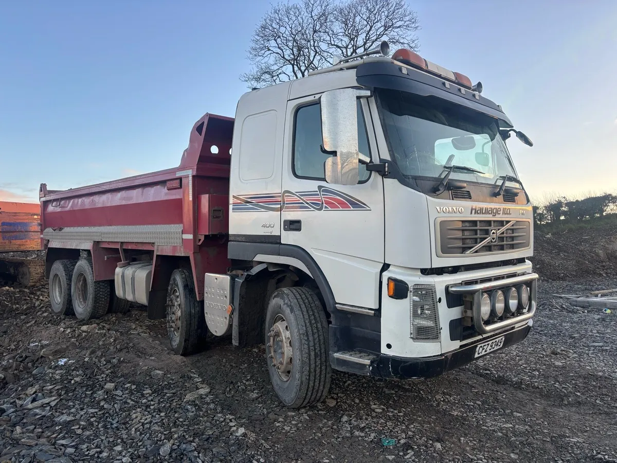 8x4 Volvo 13 letre manual steel body tipper - Image 1