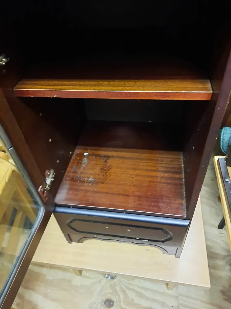 TV cabinet - Image 1