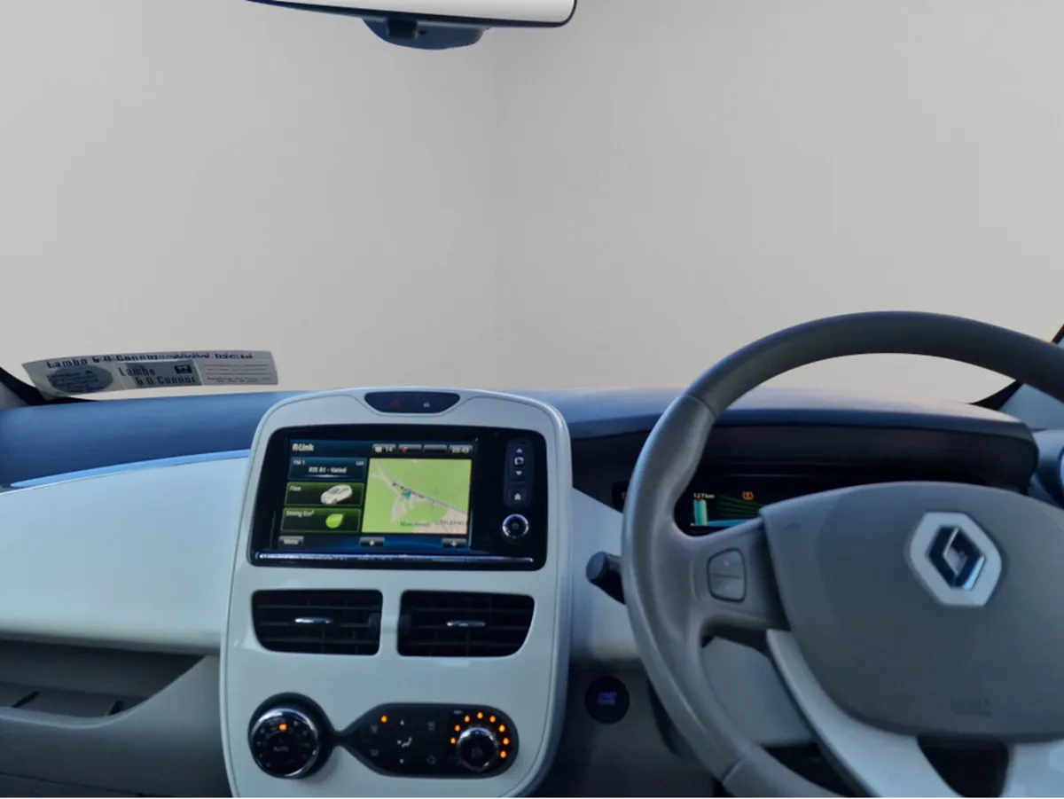 Renault Zoe EXPRESSION *** SAT NAV *** CRUISE CONT - Image 4