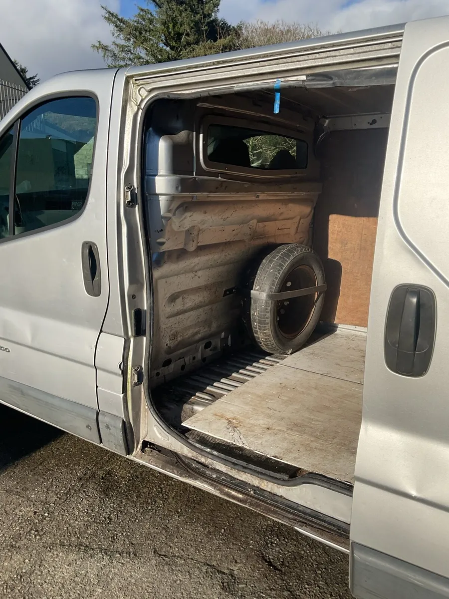 Renault traffic - Image 2