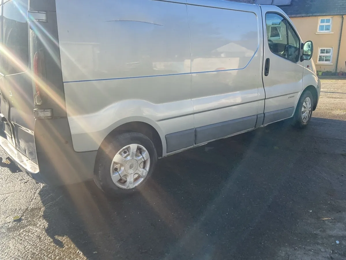 Renault traffic - Image 4