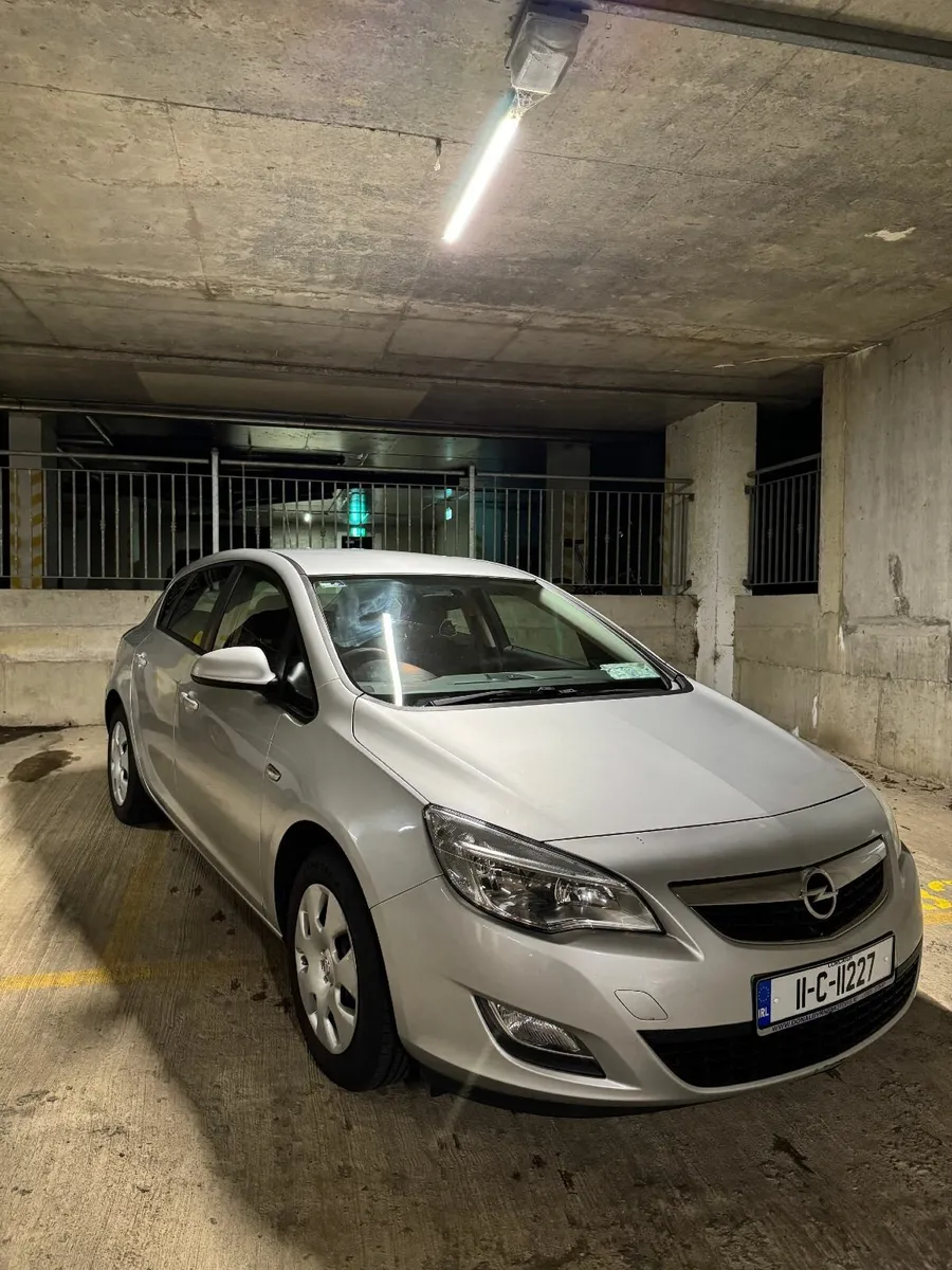 Opel Astra 2011 - 1.4 100 PS - NEW NCT - Image 1