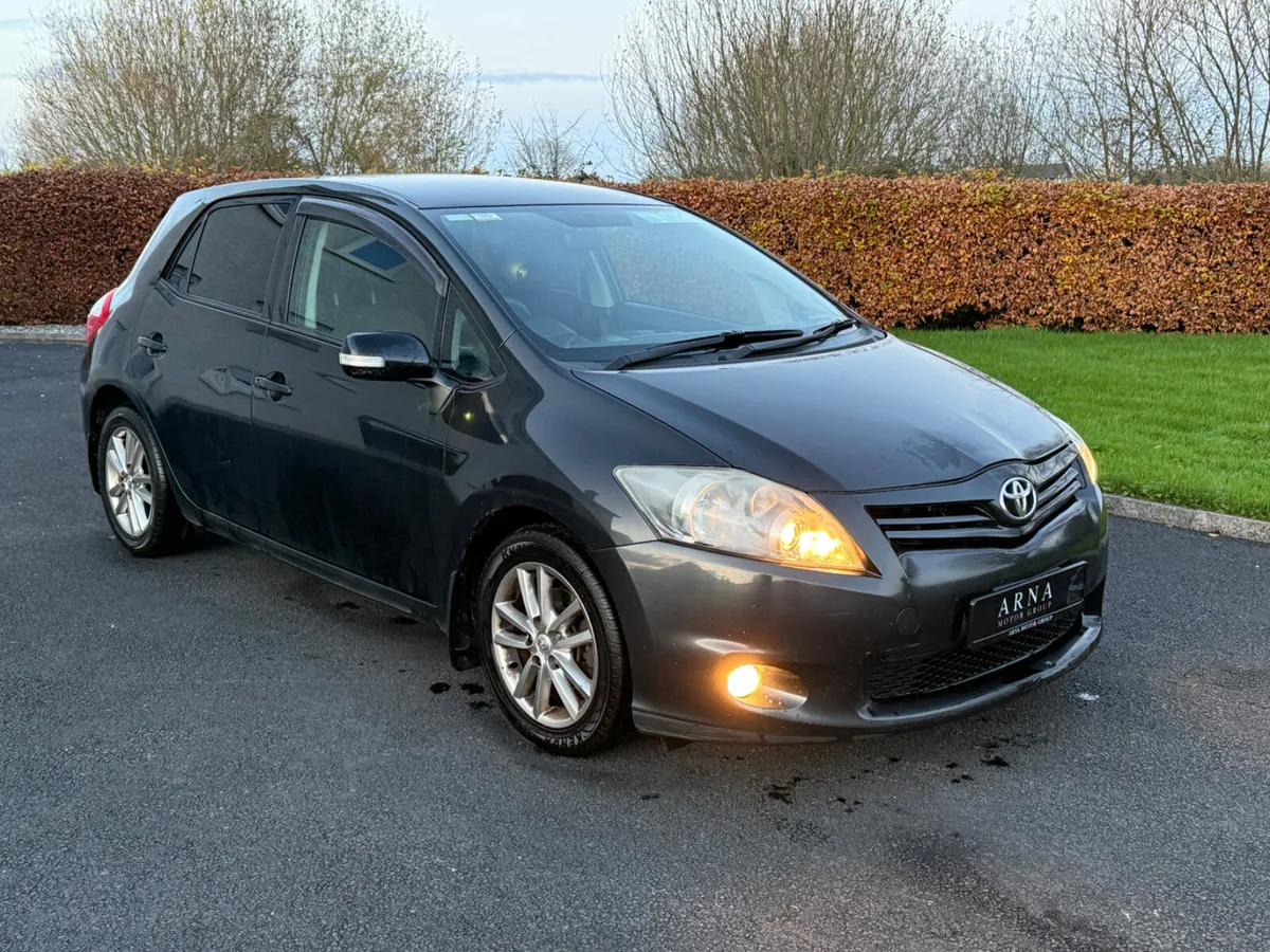 2012 Toyota Auris Sport 1.4 D4D - Image 2
