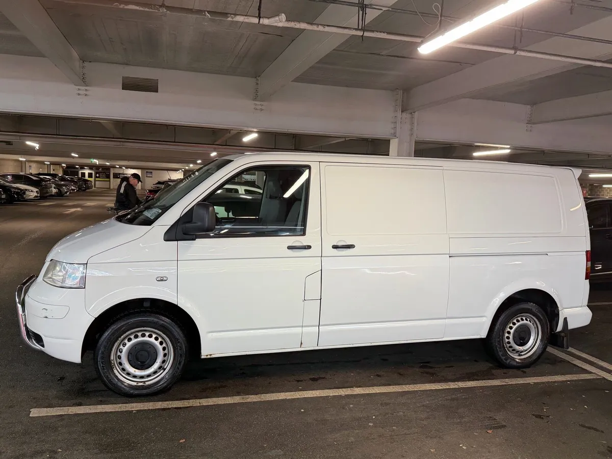 VW Transporter - Image 2