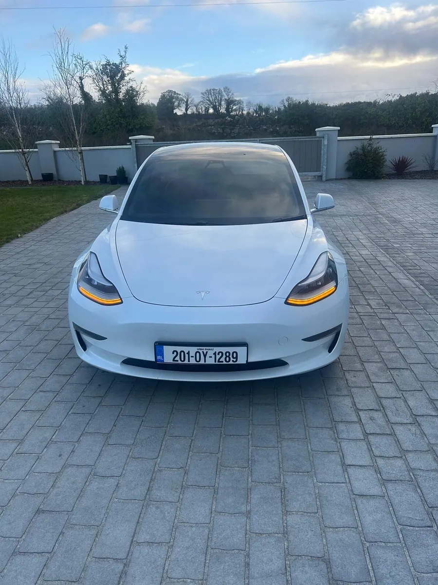 Tesla model 3 AWD - Image 1