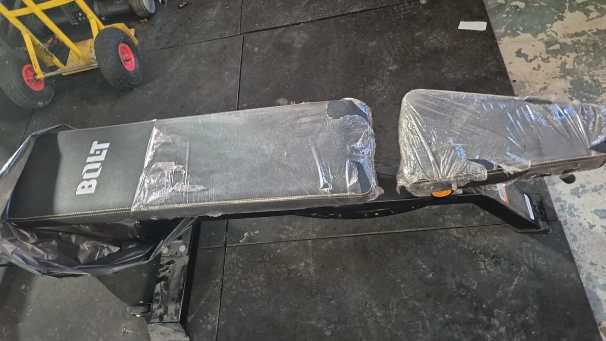 🎁🎁BOLT COMMERCIAL BENCH🎁🎅 - Image 2