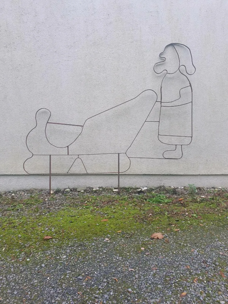 CHRISTMAS OUTDOOR DISPLAYS - Image 1