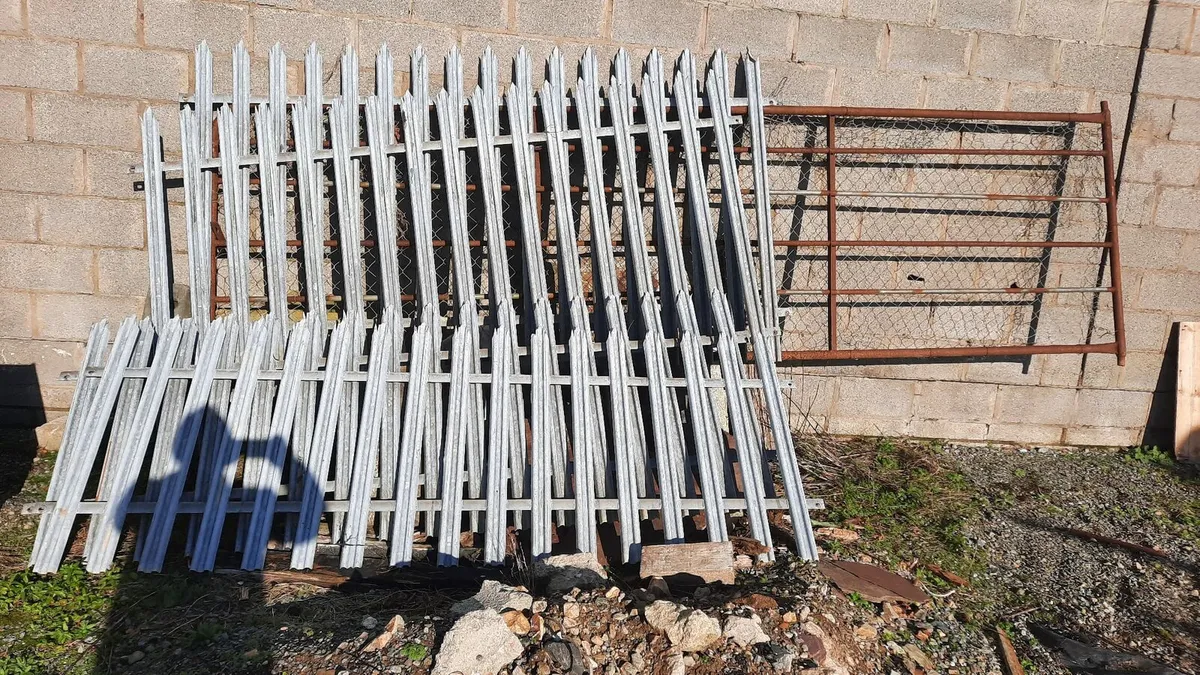 Galvanise Security Fencing x 2 L 107" x H 41" - Image 4