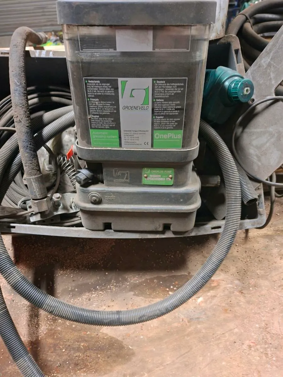 Auto greaser - Image 1