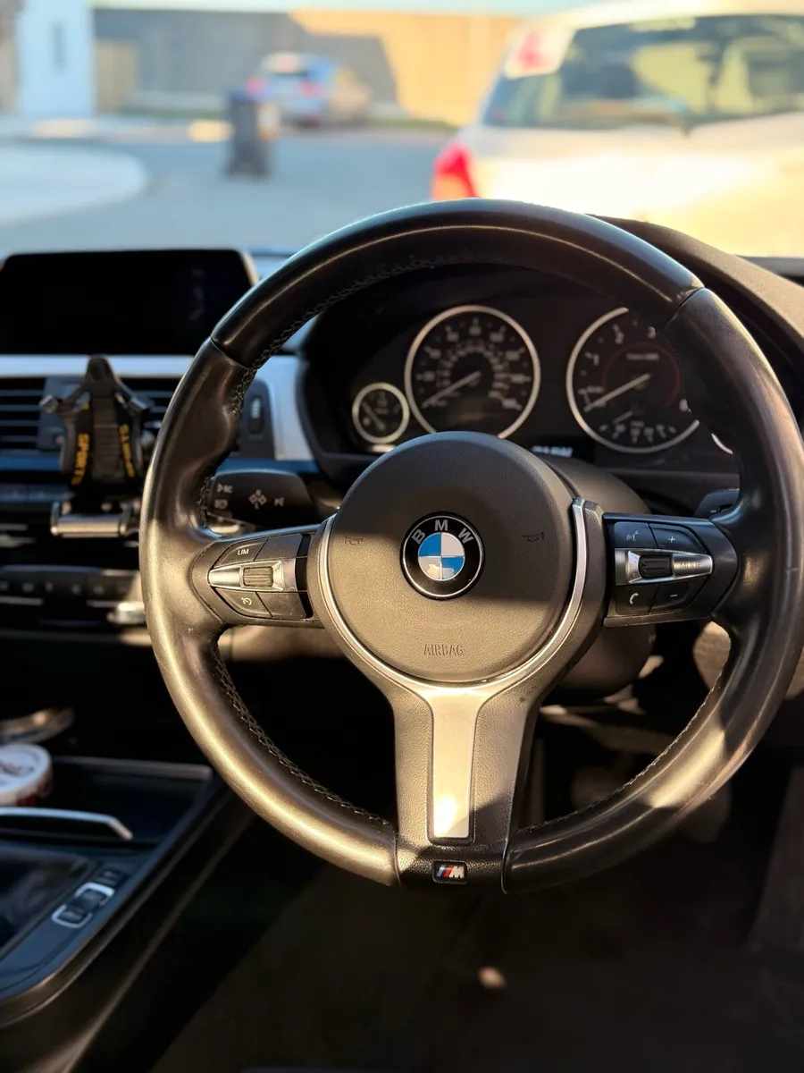 Bmw 320D Rare High Spec Full M sports - Image 4