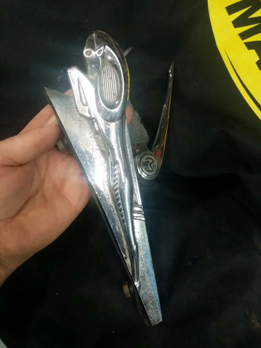 Four old car badges - Image 2