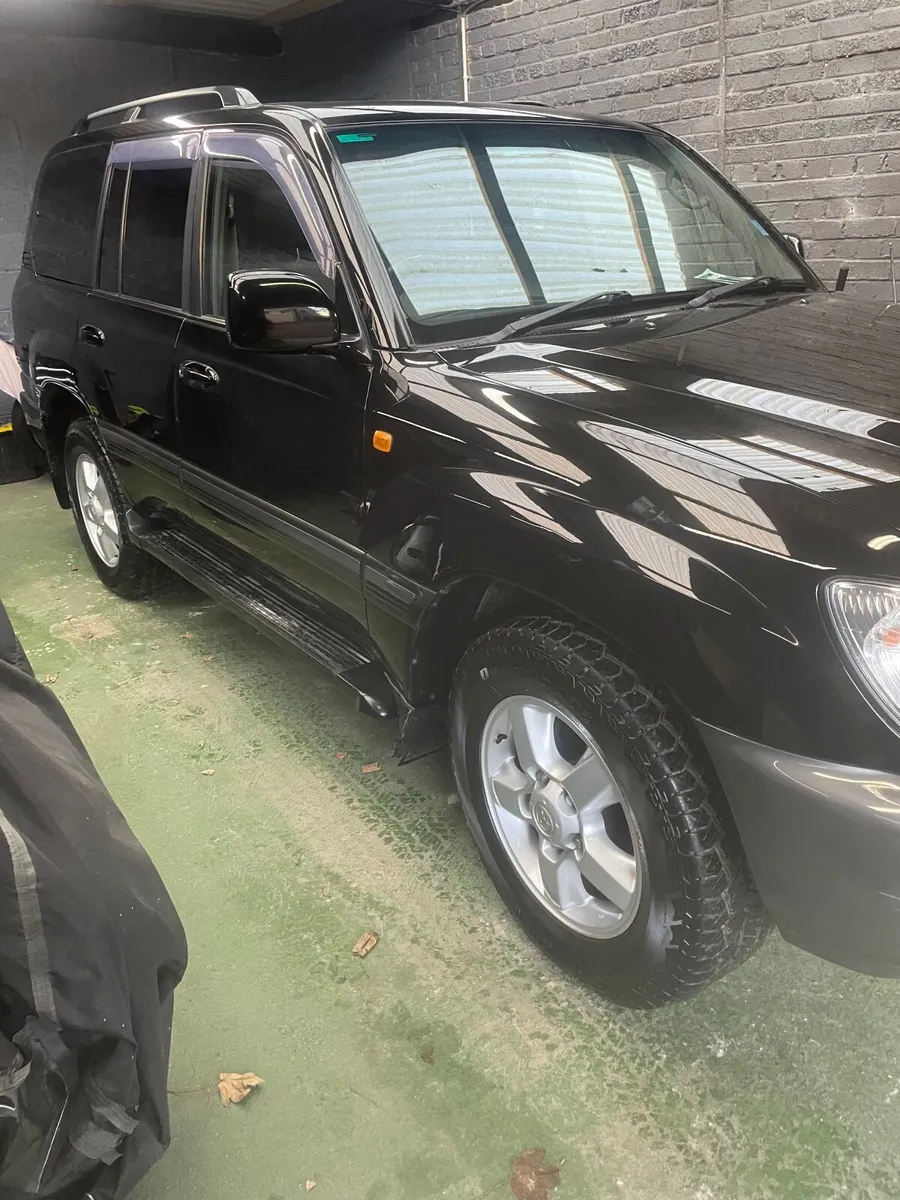 Toyota Land Cruiser 2004 - Image 1