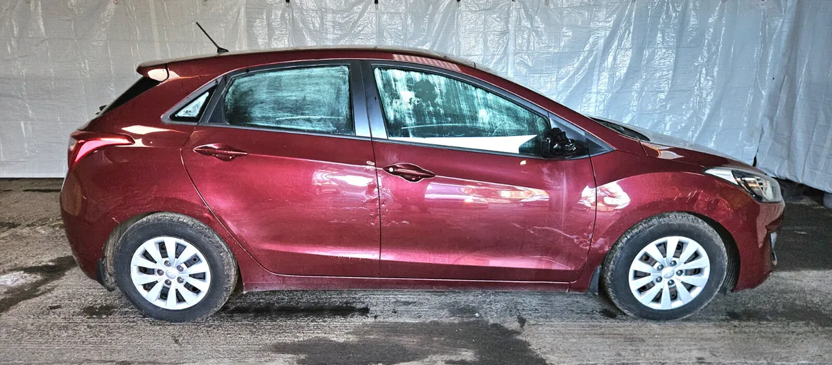 Hyundai i30 2016 1.4petrol manual nct & tax - Image 3