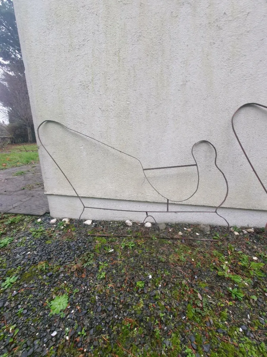 CHRISTMAS OUTDOOR DISPLAYS - Image 1