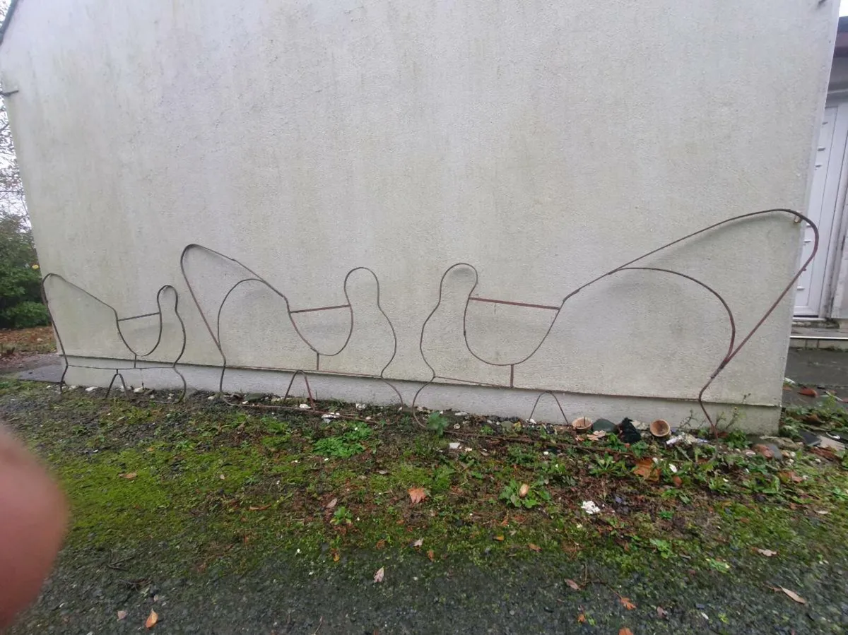 CHRISTMAS OUTDOOR DISPLAYS - Image 2