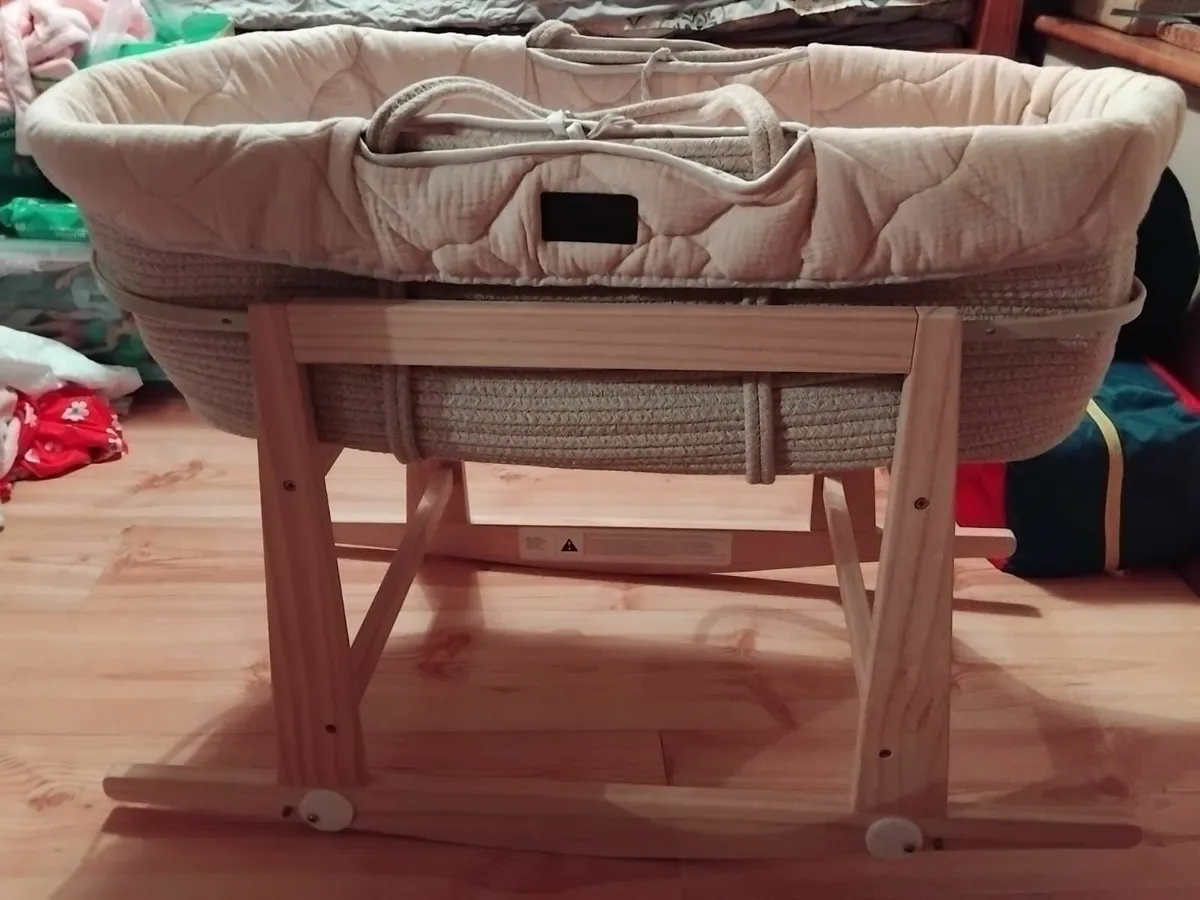 Moses basket/ Beside-me bed - Image 1