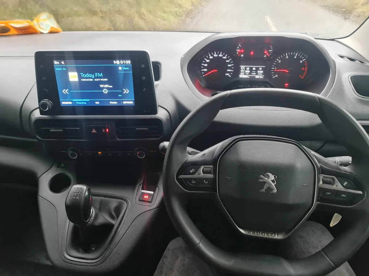 FABULOUS VAN  2020 NEW MODEL 1.6 - Image 1