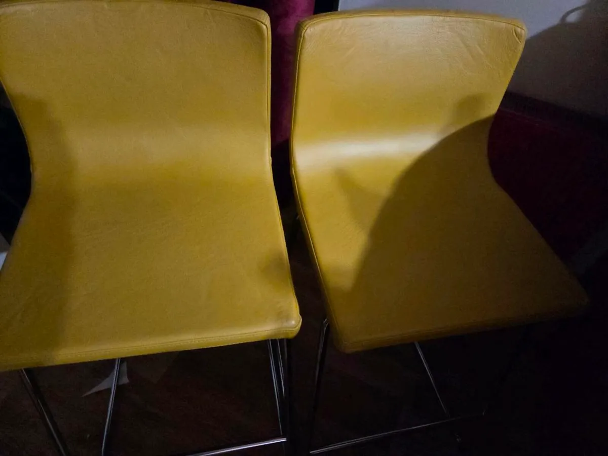 Breakfast stools - Image 1