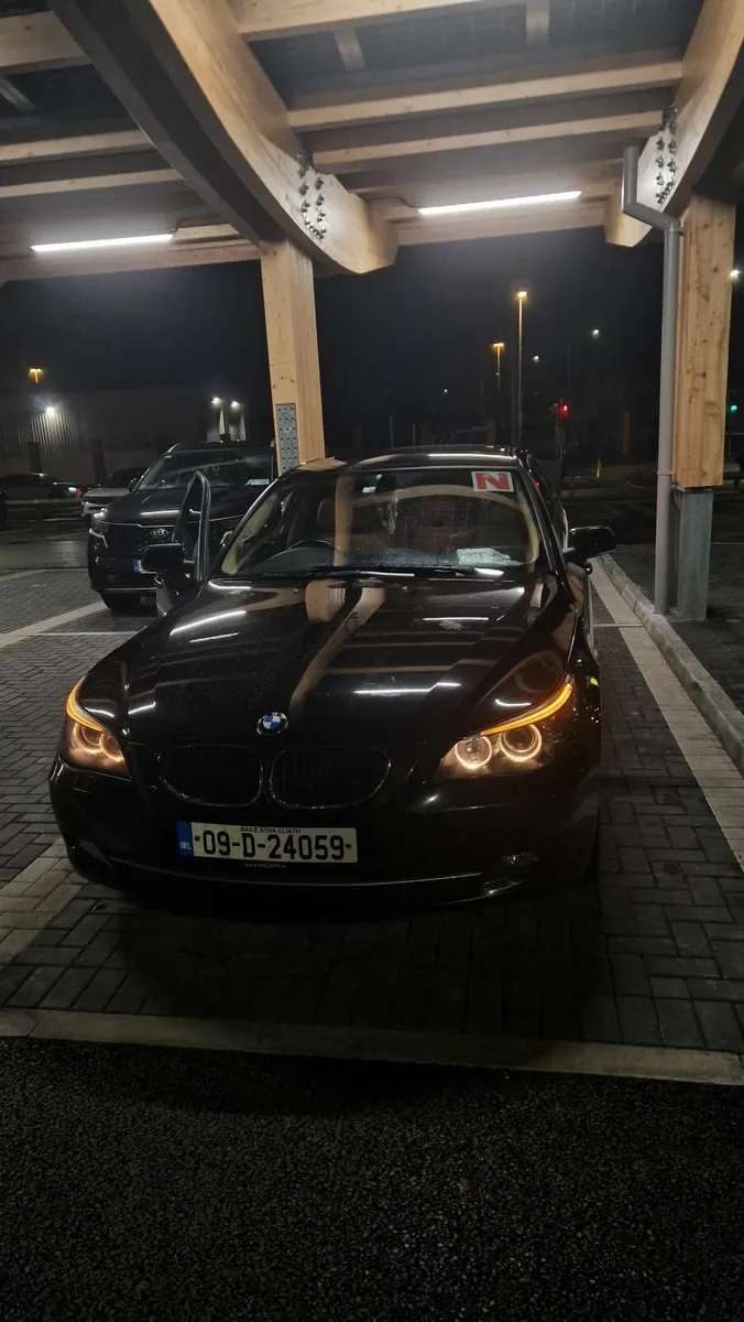 BMW 5-Series 2009 - Image 3