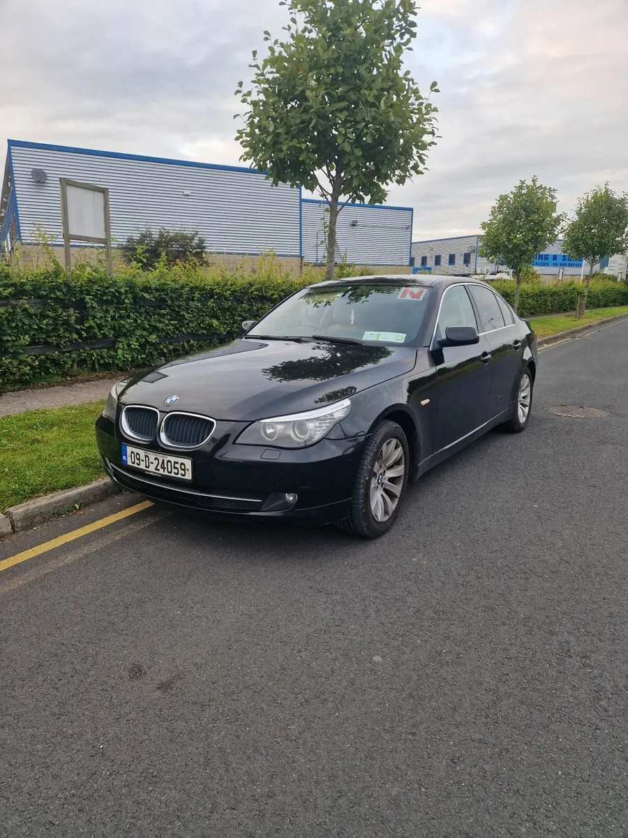 BMW 5-Series 2009 - Image 4