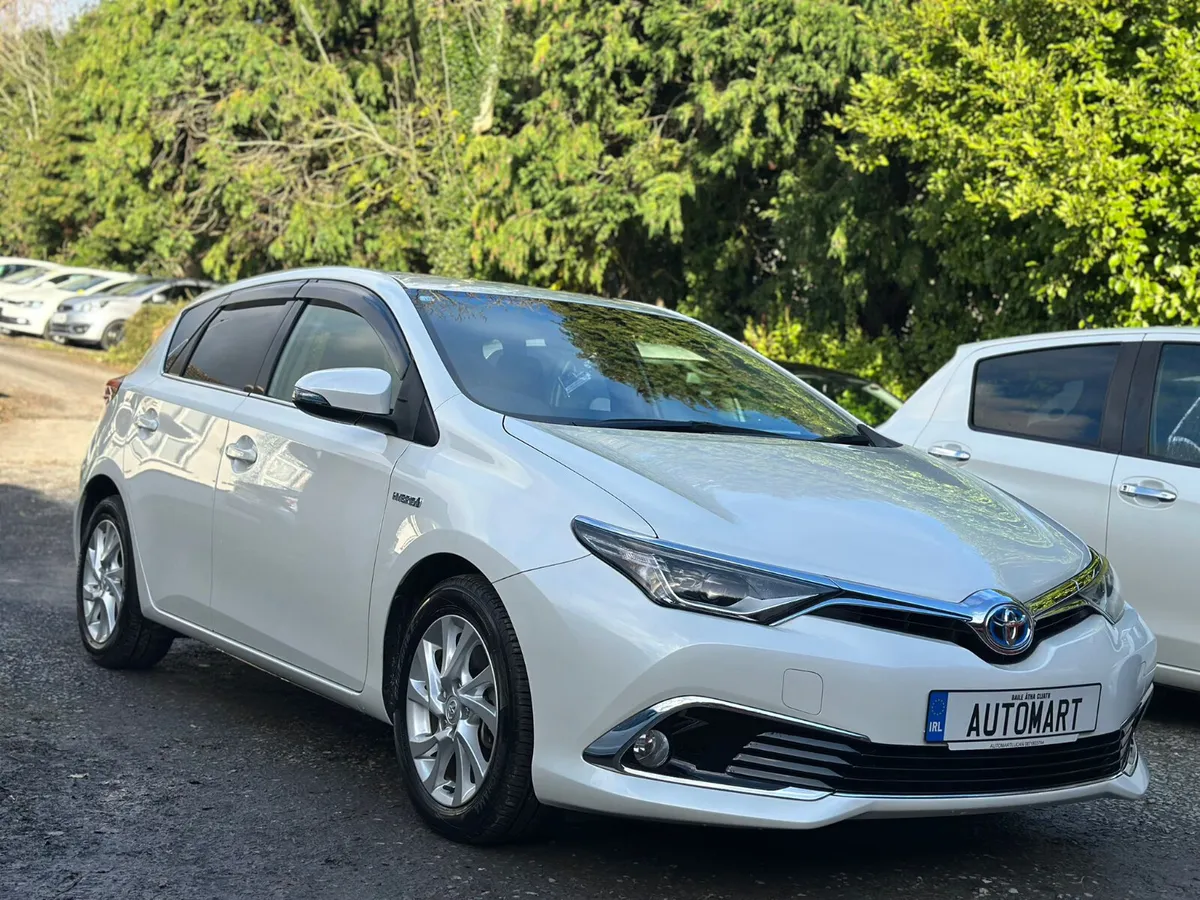 TOYOTA AURIS 2018 1.8 HYBRID 35K MILES PRISTINE - Image 3