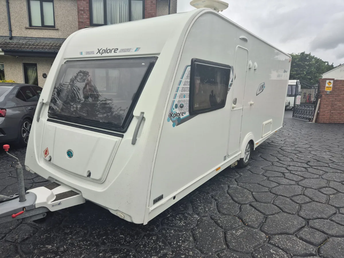 2018  Island Bed  Elddis   Xplore  Solid  554 - Image 1
