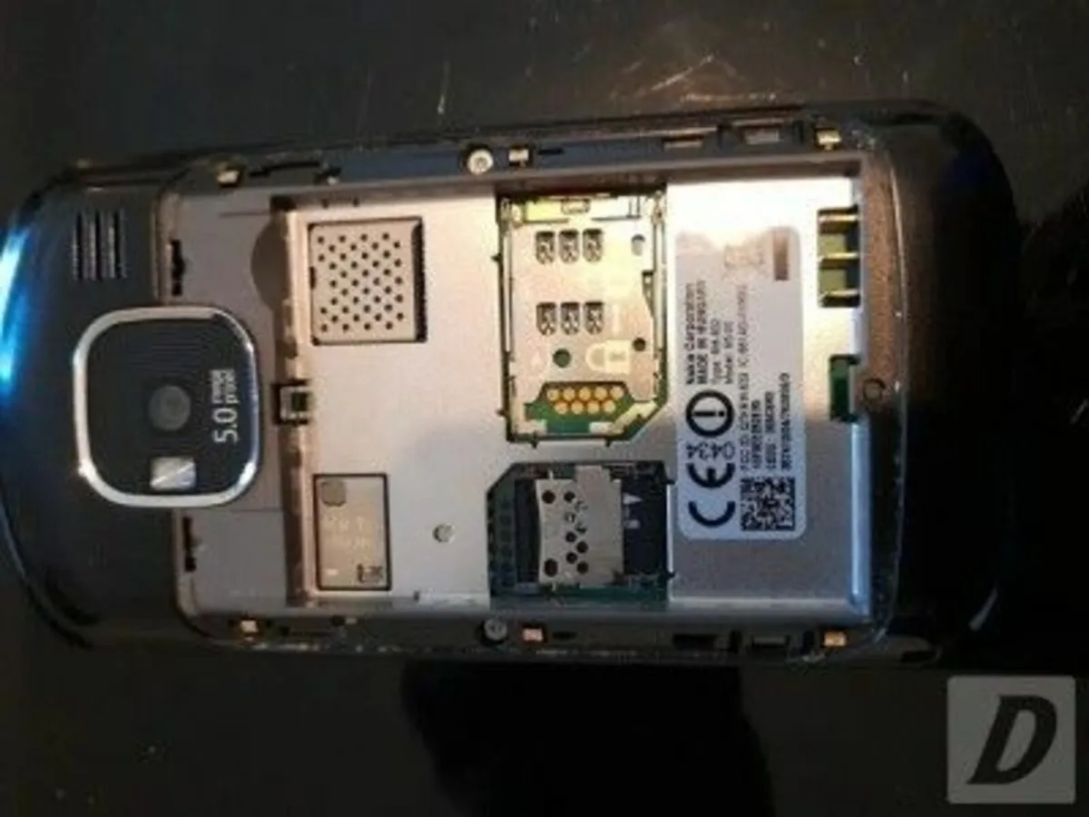 Unlocked Vintage Old Nokia E5 Mancave Mobile Phone - Image 4