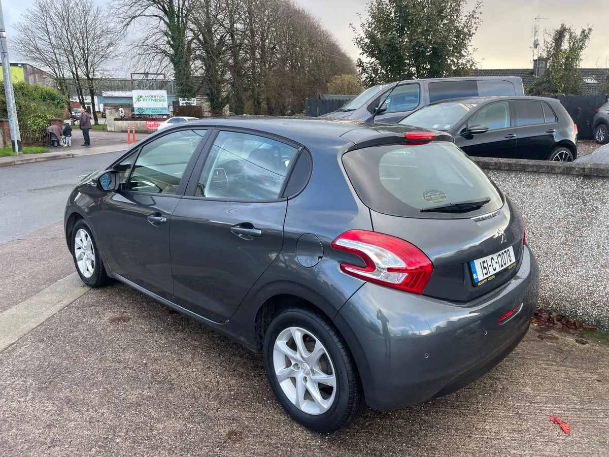 Peugeot 208 - Image 4