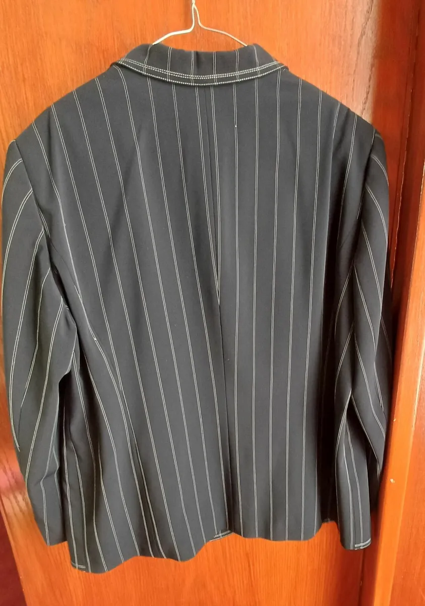 Lady's trouser suit - Image 4