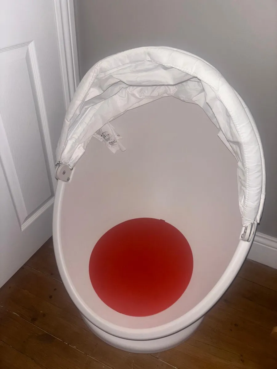 Kids Egg Chair - Image 1