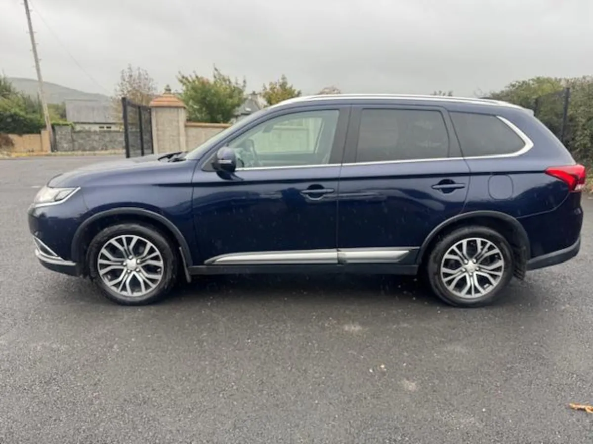 Mitsubhishi Outlander 2.2 Diesel Auto - 7 Seater - Image 4