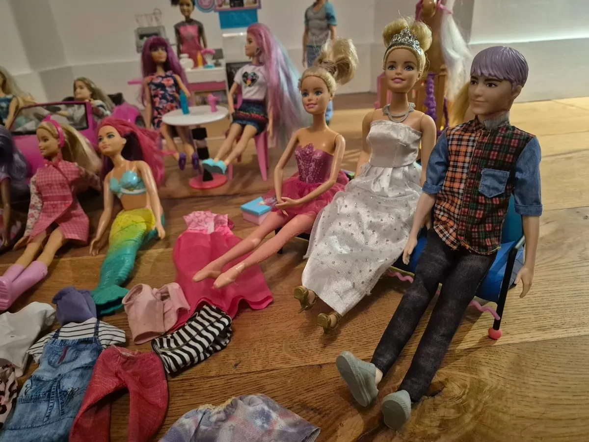 BARBIE BUNDLE. EXCELLENT CONDITION. - Image 2