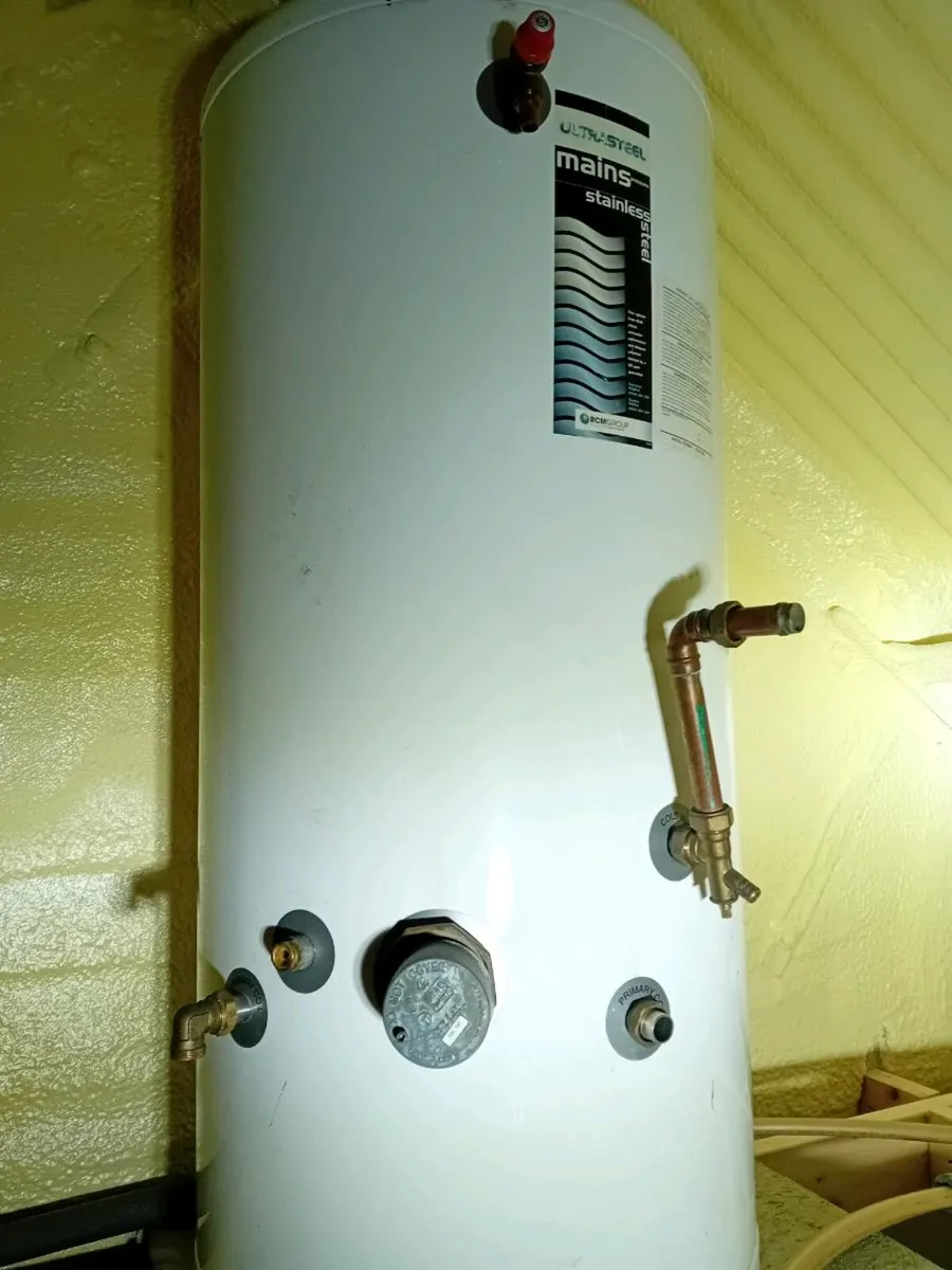 180l Hot water cylinder with amersion