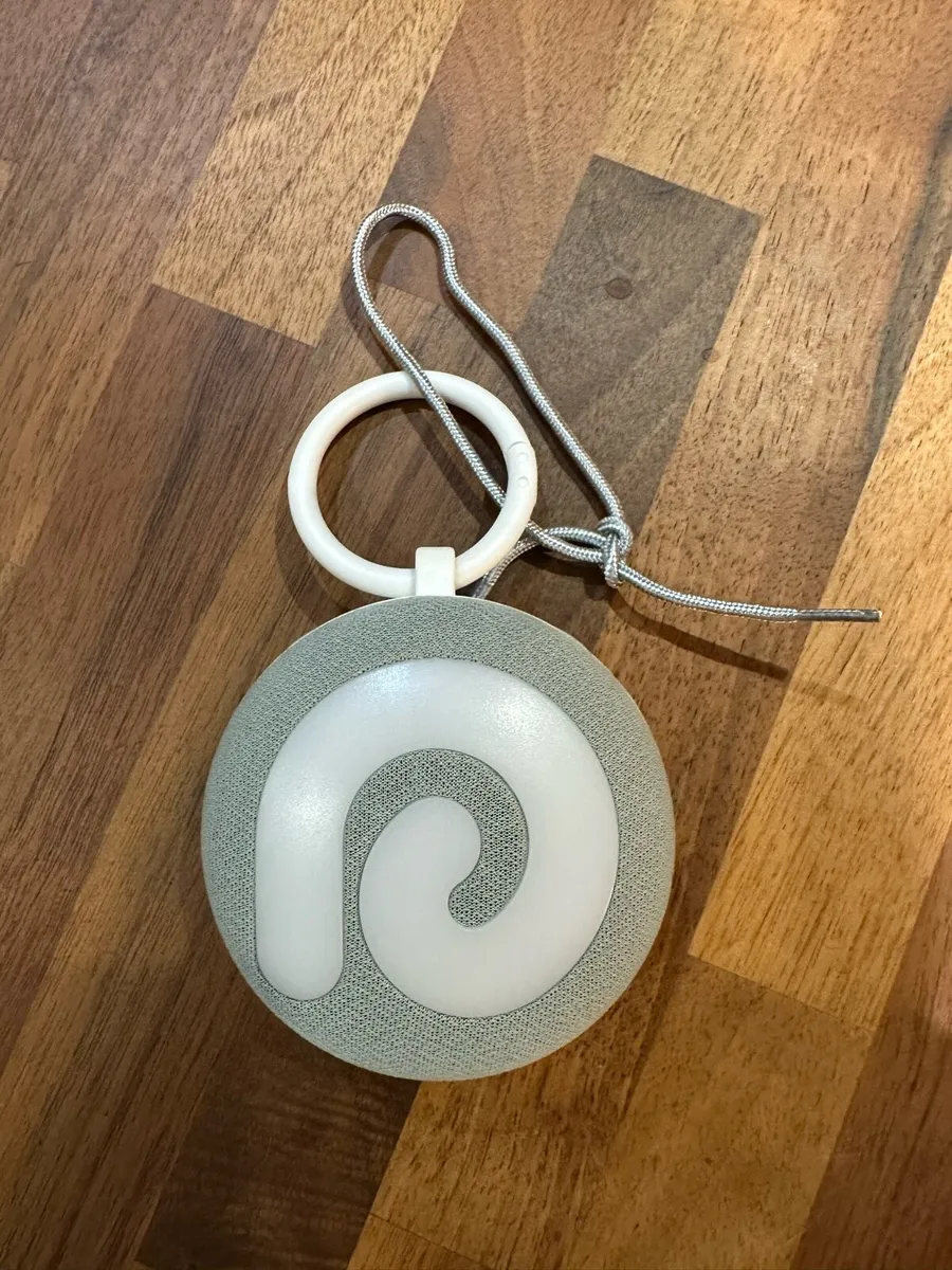 Dreamegg sound machine and night light. - Image 1