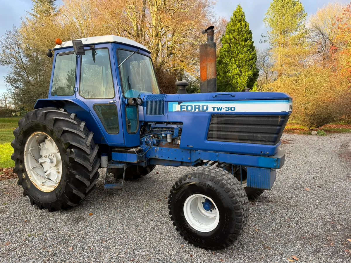 Ford TW30 2wd **6000 hours!** €22950 Plus Vat - Image 1