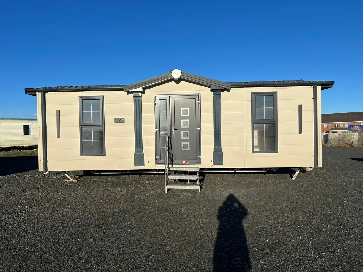 Log Cabins - Image 3