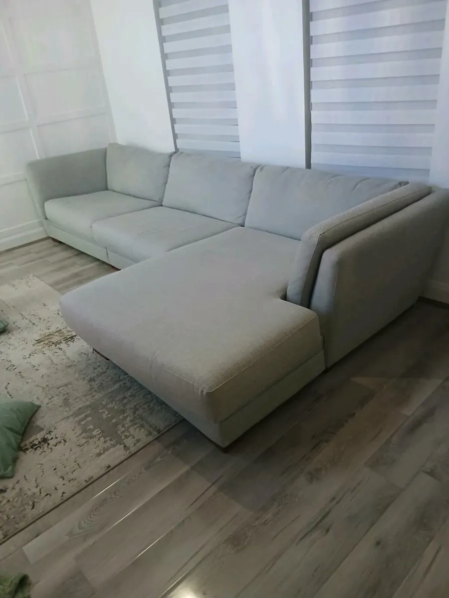 Couch - Image 3