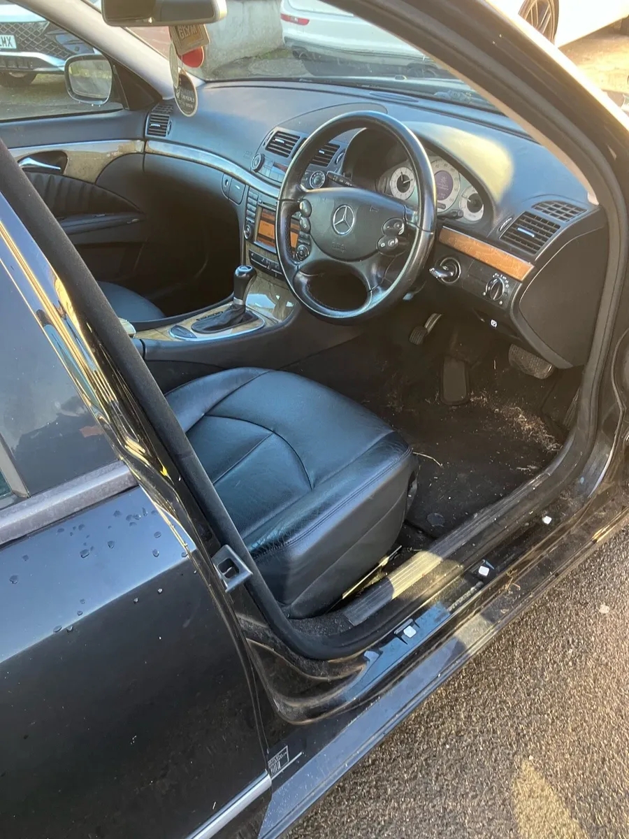 Mercedes Benz - Image 2