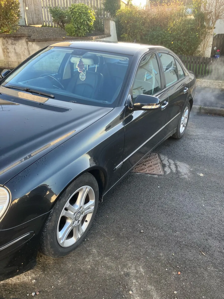 Mercedes Benz - Image 4