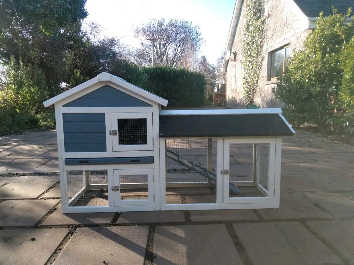 Rabbit hutch - Image 1