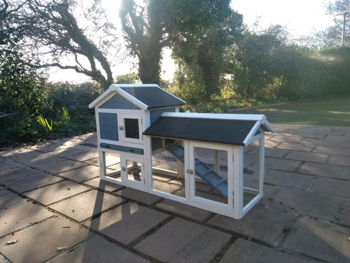 Rabbit hutch - Image 2
