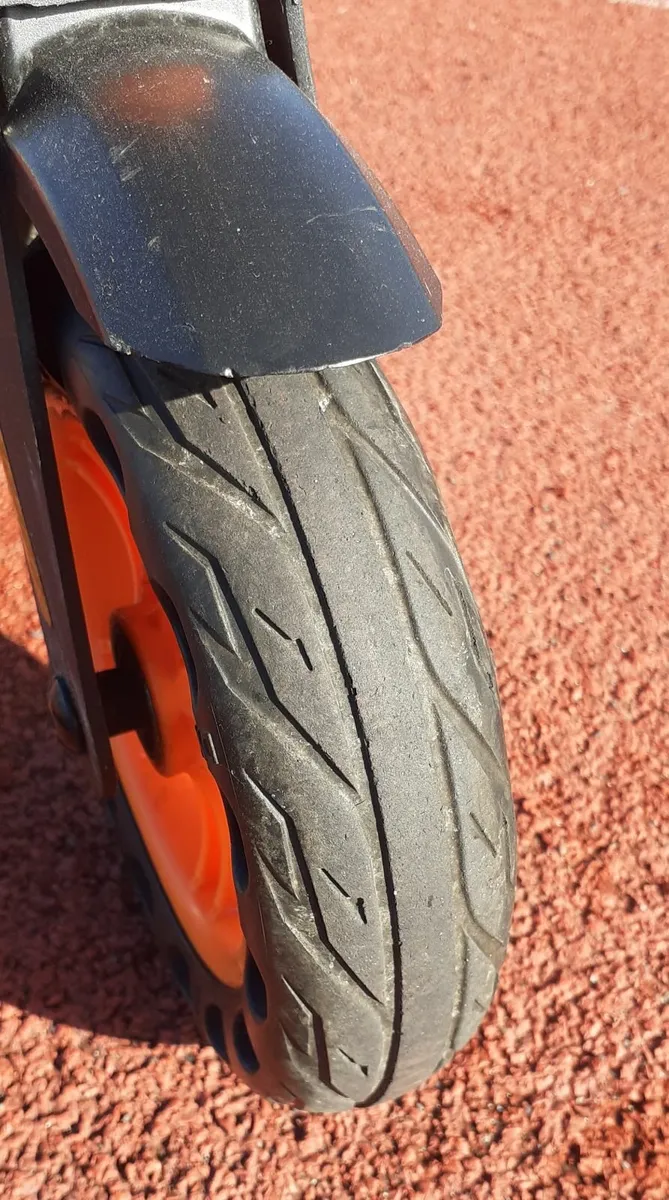 KUGOO Kirin S1 Electric Scooter. - Image 2