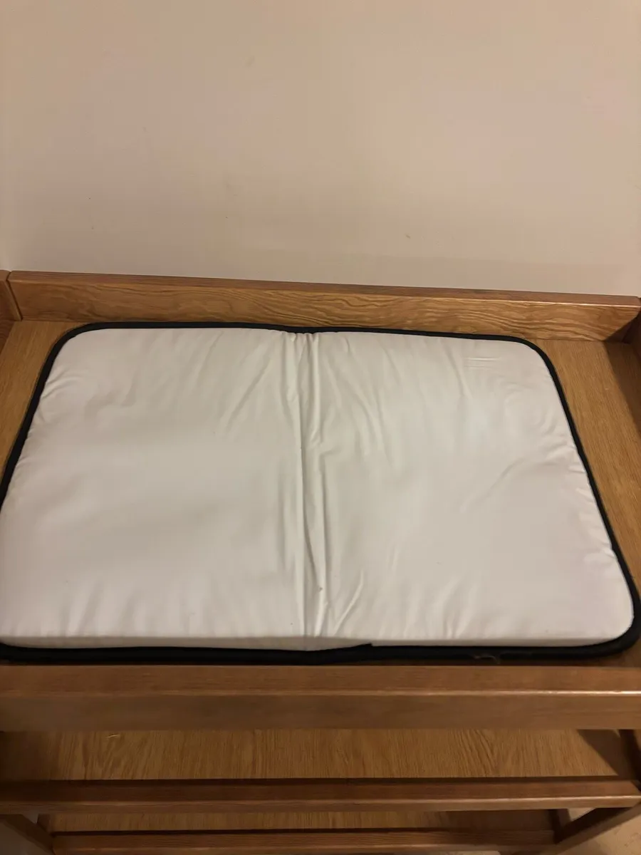 Baby changer - Image 1