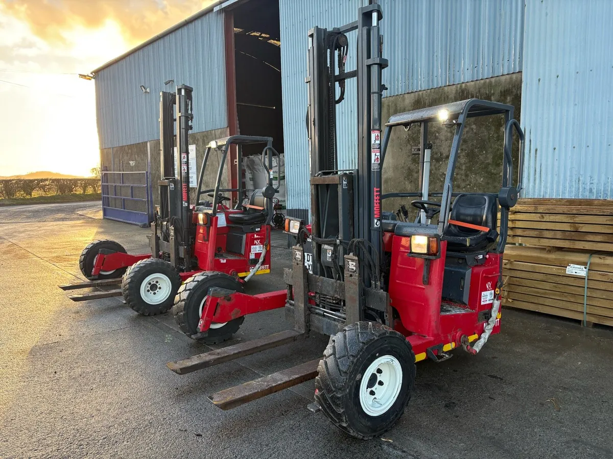 2017 Moffett Mounty M4 20.3 Forklift - Image 1