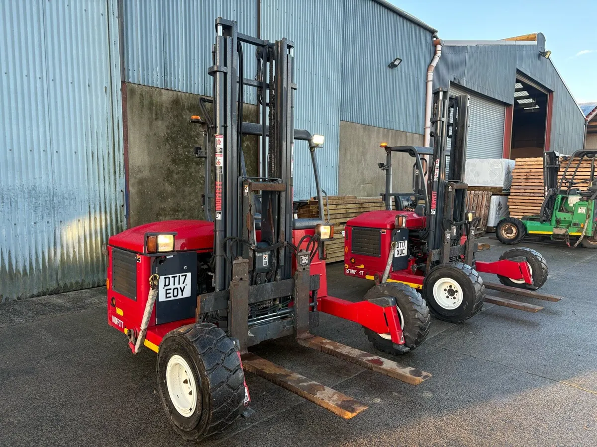 2017 Moffett Mounty M4 20.3 Forklift - Image 2