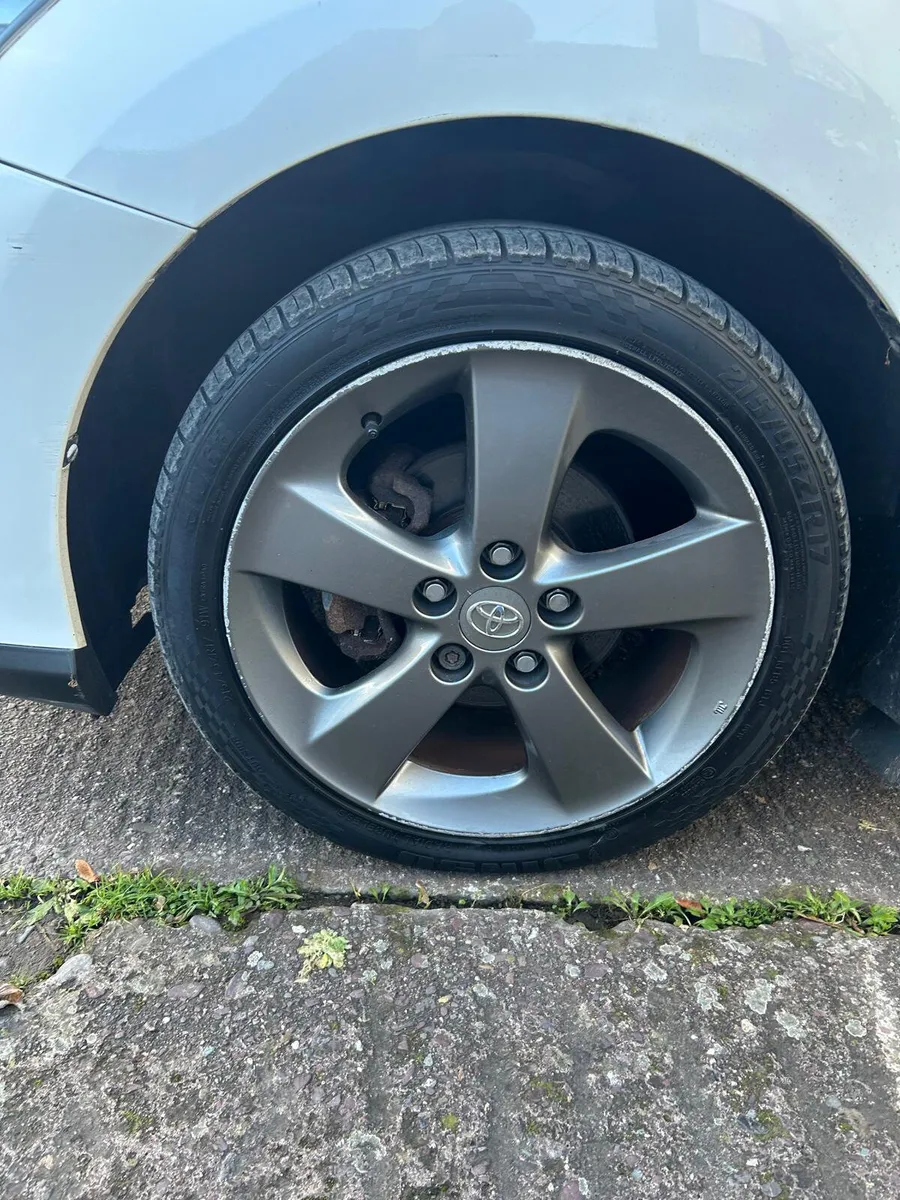 Toyota Auris 2012 - Image 4