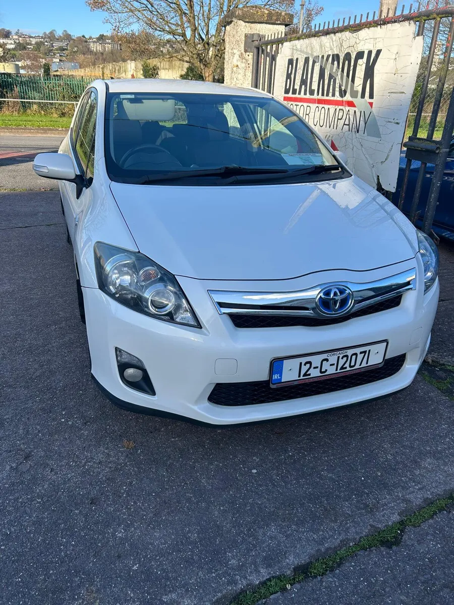 Toyota Auris 2012 - Image 1
