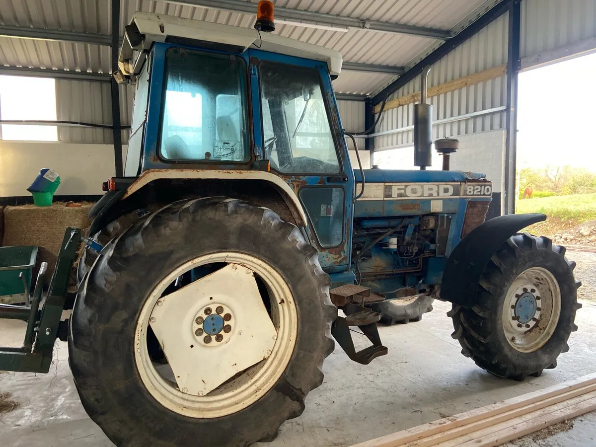 Ford 8210 - Image 3
