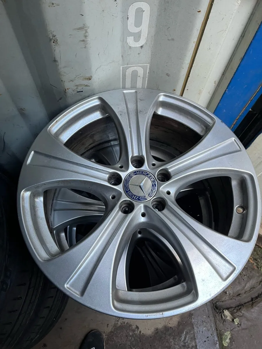 17’ Genuine Mercedes-Benz 5x112 alloy where - Image 1